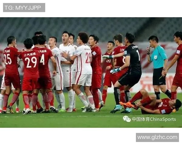 权健与上港在足协杯激战成平局双方晋级形势分析与展望